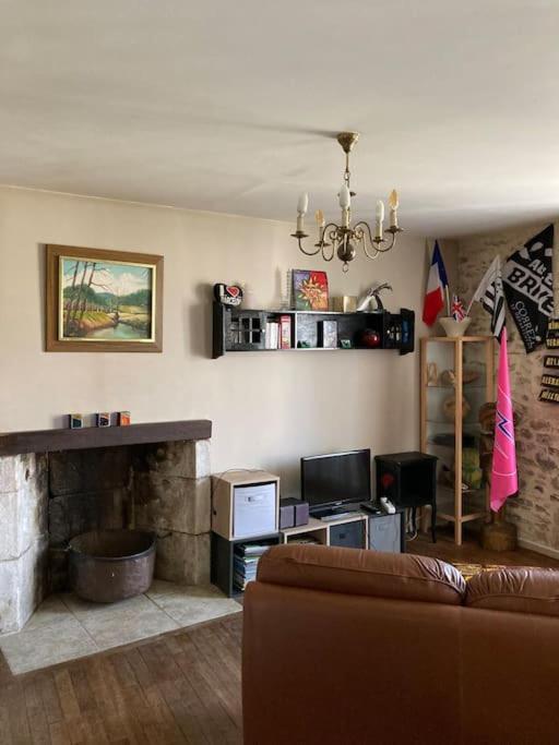 Grand Appartement Tres Clair Pres Centre Ville Argentat Exterior foto